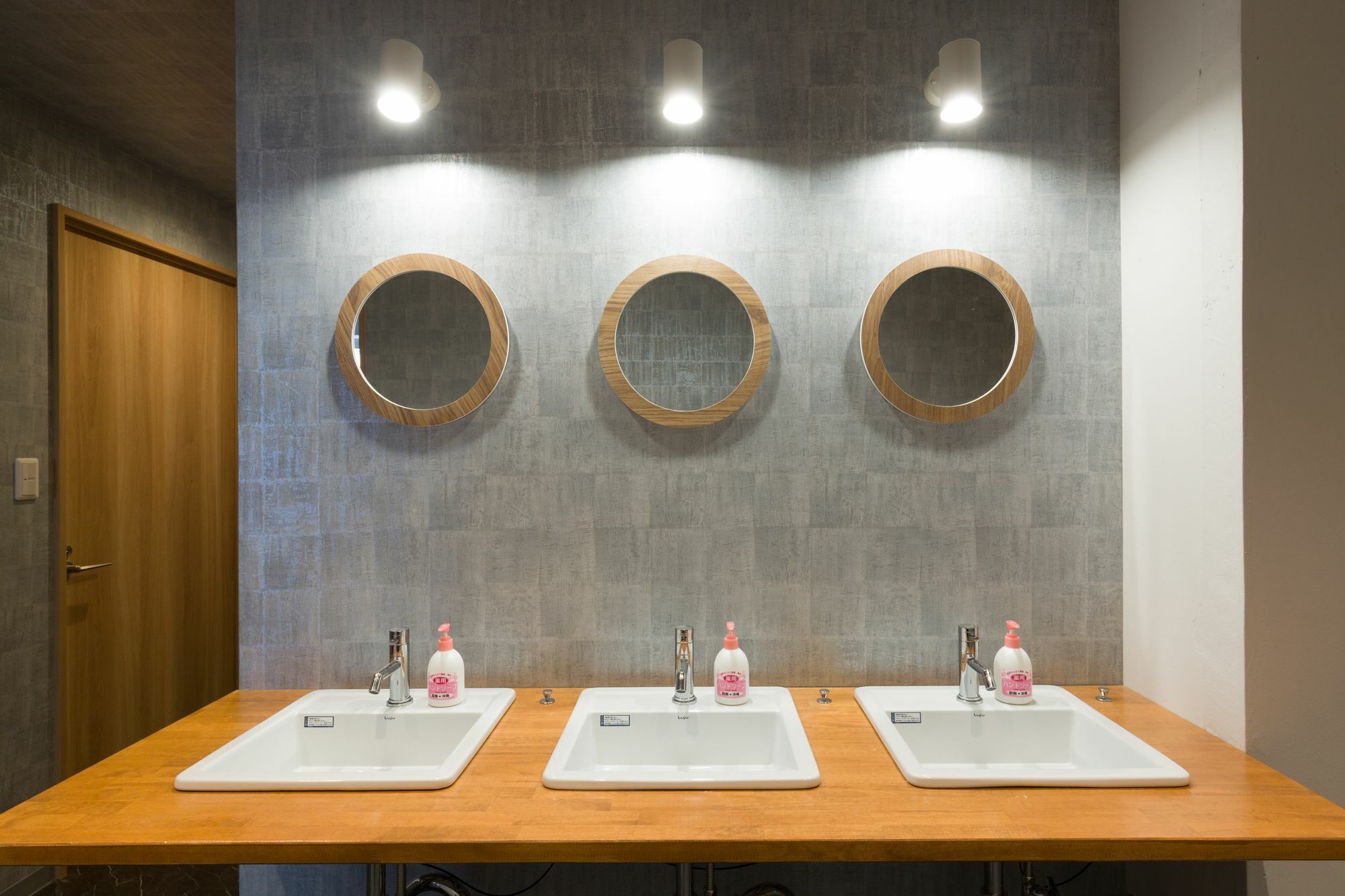 The Pisces Inn فوكوكا المظهر الخارجي الصورة